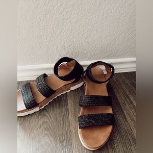 Platform open toed sandals